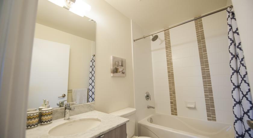 Accurate Plus Furnished Apartment- Brickstone Mews Mississauga Bilik gambar